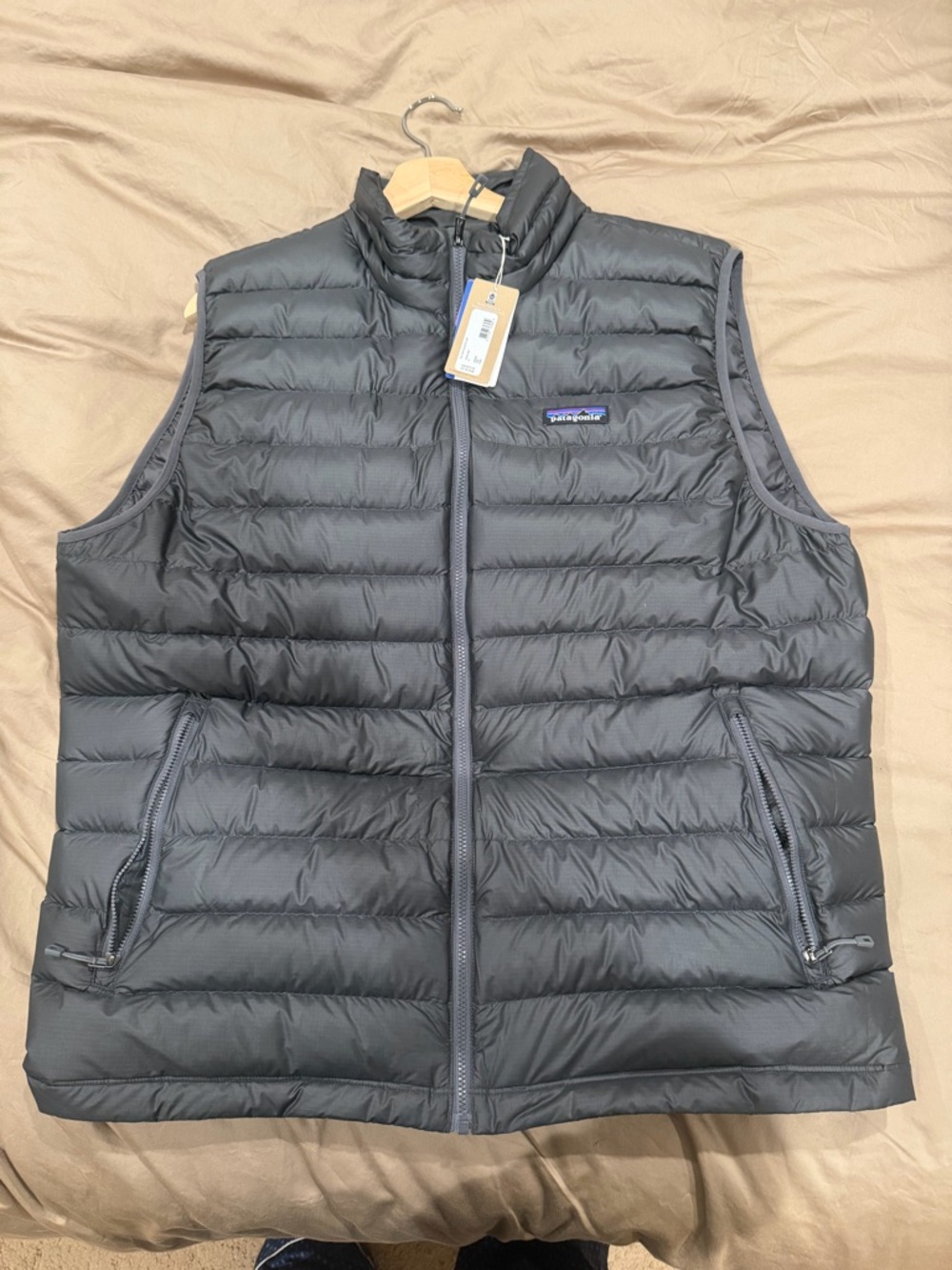 Patagonia Men's Down Puffer Vest - Charcoal Gray